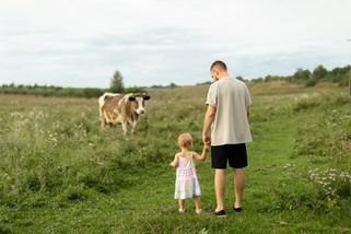 Manžel ve čtyřiceti živí hlavně své levicové ideály. Rodinu táhnu sama, mám se rozvést?